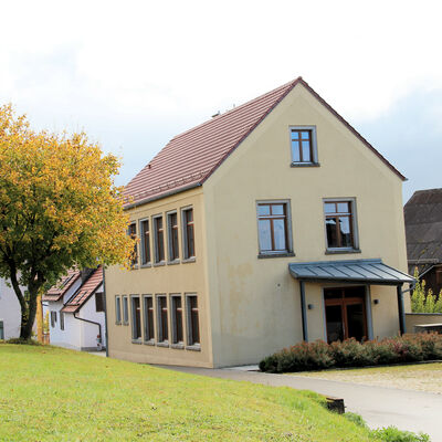 Schulhaus_Pfarrweg 2012